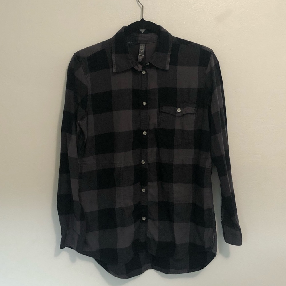 Flannel button up with pockets